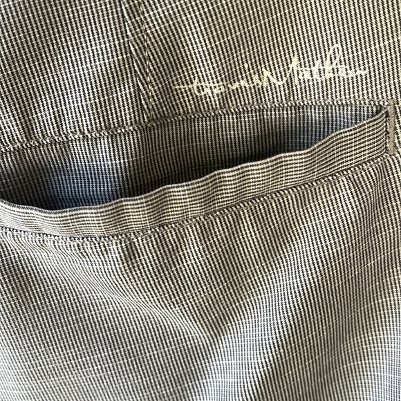 Travis Mathew Men’s 40 Gray Space Dye 10” Inseam Essential Shorts - Picture 7 of 7